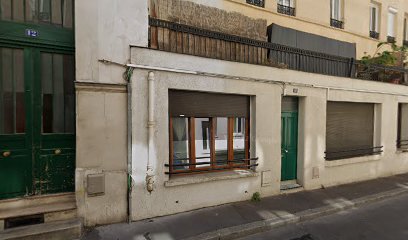 Plusse, Paris