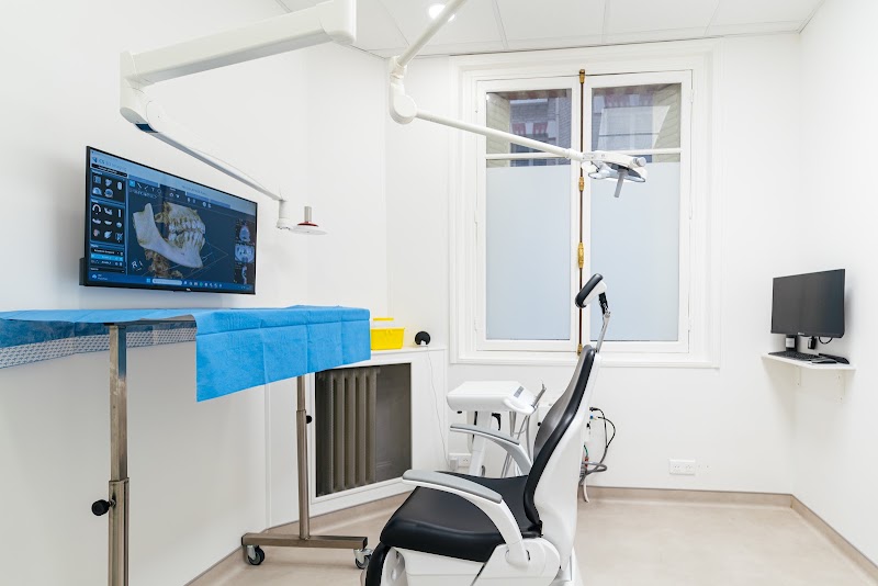 Dr Romain Perez, Paris
