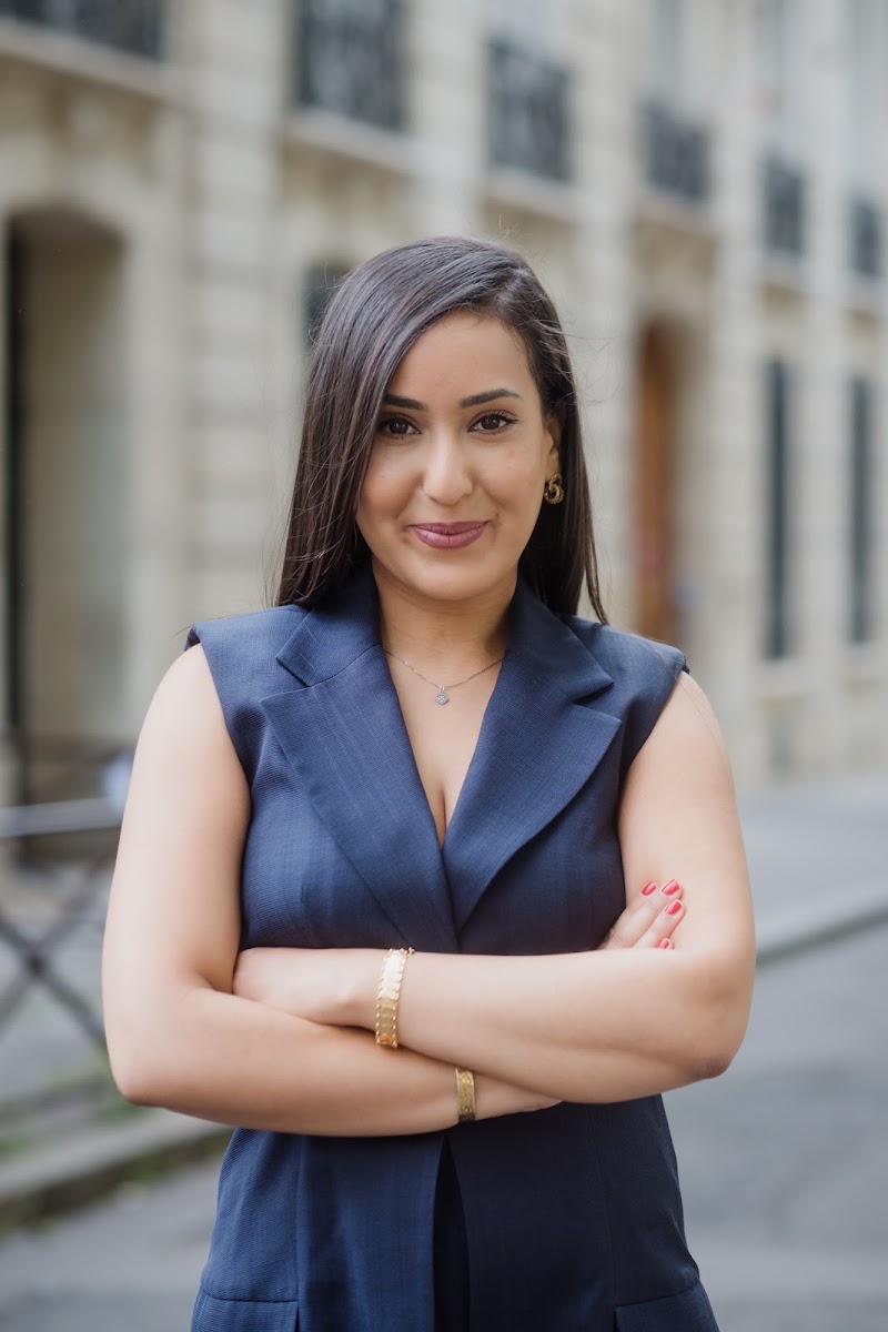 Leïla Aïssaoui, Paris