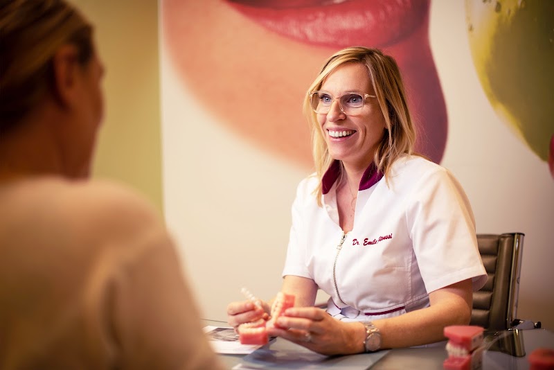 Dr Emilie Fitoussi, Paris