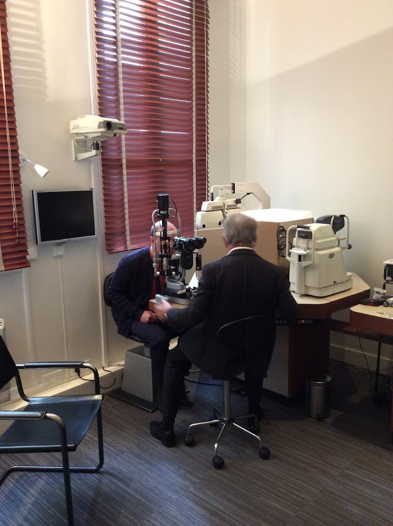 Dr Yves Bokobza, Paris