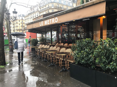 LE MÉTRO