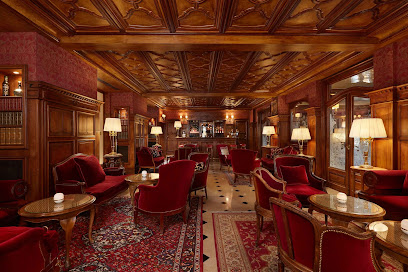 Restaurant, Terrasse et Bar Anglais de l'Hôtel Regina