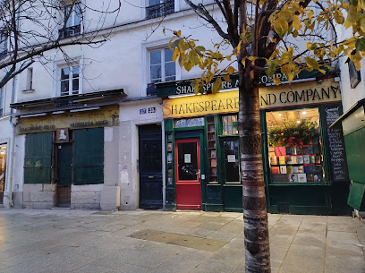 Shakespeare and Company Café