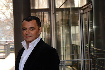 Dr Benachour - Dermatologue esthétique anti-âge - Injection de botox et d'acide hyaluronique - Epilation laser