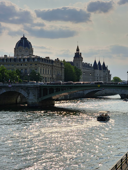 Alcôve & Agapes Bed and Breakfast in Paris