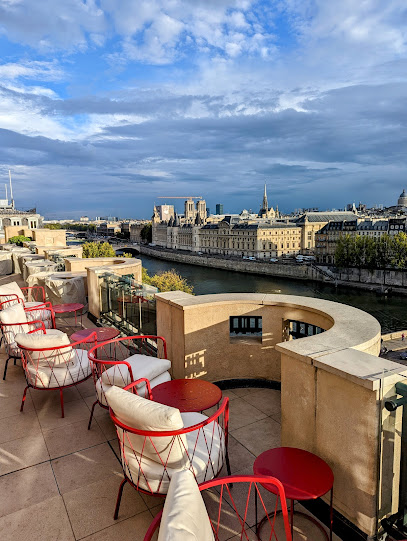 Le Tout-Paris - Cheval Blanc Paris
